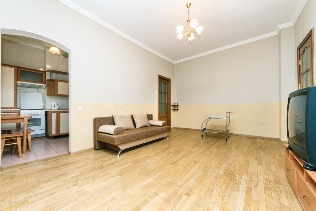 Apartment On Khreshchatyk Kiev Ngoại thất bức ảnh